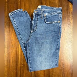 Madewell denim jeans in excellent condition. Mid rise